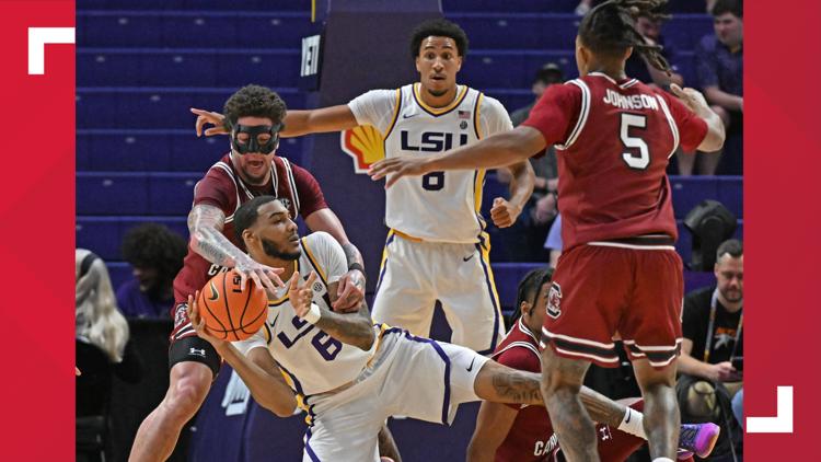 Elijah Strong scores career-high 30 points, leads South Carolina over LSU 78-68