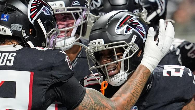 Alford’s red-zone pick saves Falcons’ 19-17 win over Saints, giving NFC South title to Panthers