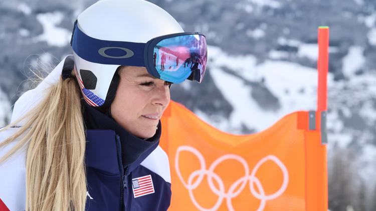 Lindsey Vonn undergoes surgery for broken left leg after crash during womens downhill final