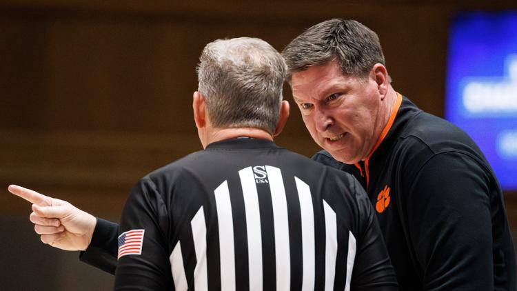 Clemson falls in Durham as Boozer and Evans lead 4 Duke past 20 Clemson 67 54 to stay in control of ACC race