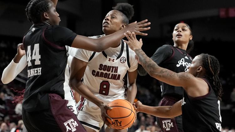 Joyce Edwards’ 28 points lead No. 3 South Carolina to a 71-56 victory over Texas A&M