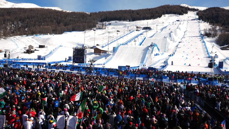 Olympic snowboarder breaks neck in training crash