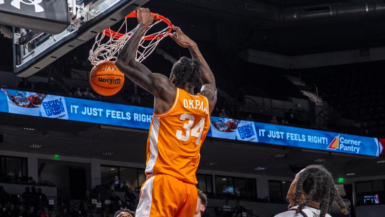 Estrella and Okpara lead No. 23 Tennessee to dominant 78-59 win over South Carolina