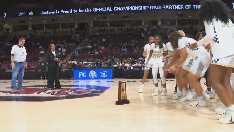 Blythewood overcomes a sluggish start defeats Wando 68 44 for a second consecutive state championship