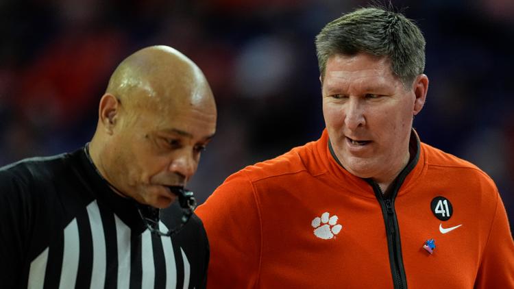 Clemson snaps 4 game skid as Jestin Porter erupts late to beat No 24 Louisville