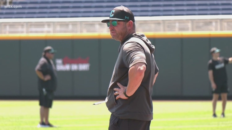 Gamecocks finalize five year contract deal with new baseball coach Kevin Schnall