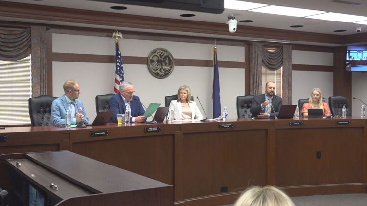 Lexington approves new franchise agreement for Windstream allowing fiber rollout to resume